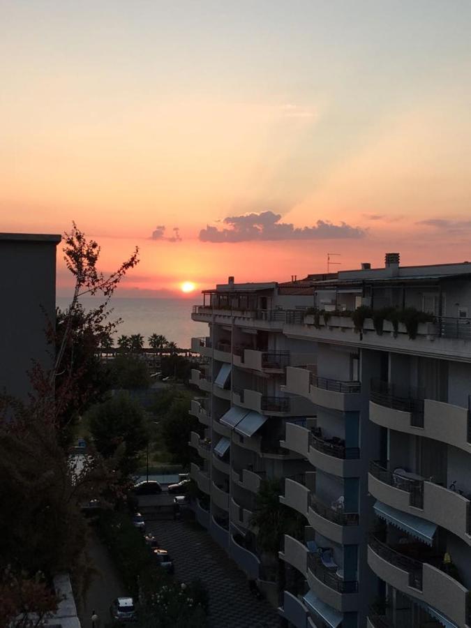Attico Mansardato E Climatizzato Con Vista Mare Montesilvano Marina エクステリア 写真